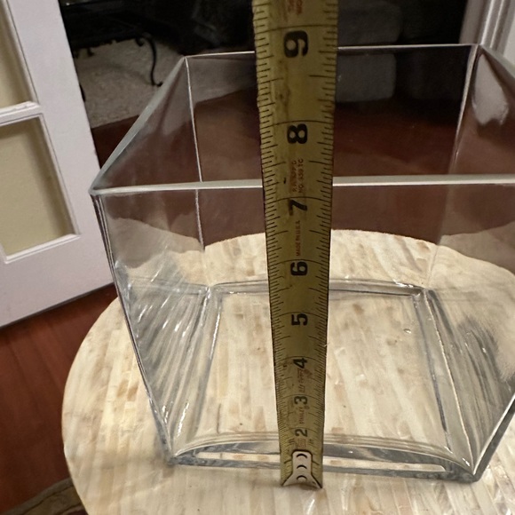 Square Glass Flower Vase - Picture 3 of 4